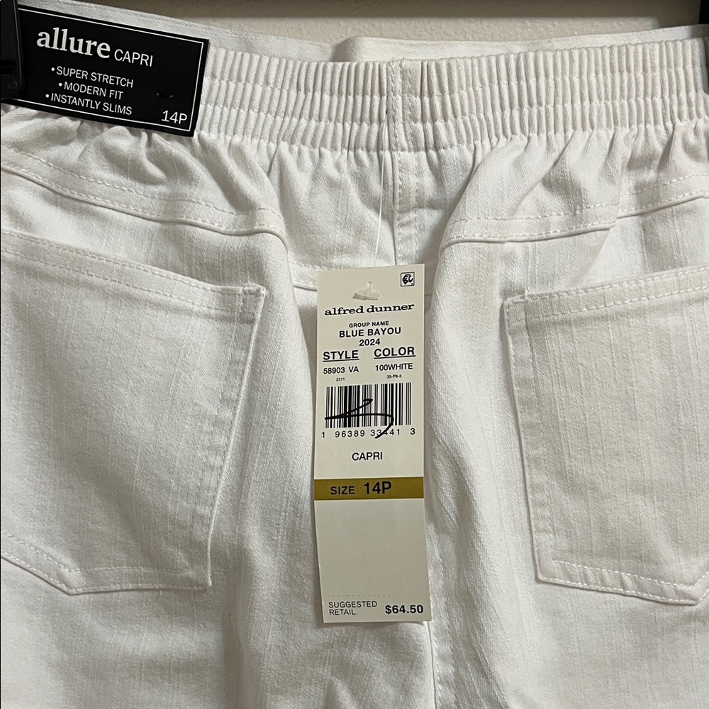 Alfred Dunner Blue Bayou White Capris with Embroidered Detail Elastic Waist 14P - Picture 13 of 14